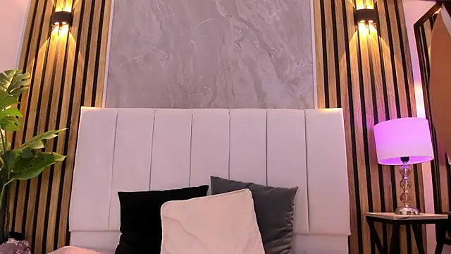 Carlotta de velour online show from May 14, 3:01 am