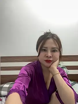 hellela-a online show from November 10, 6:36 pm