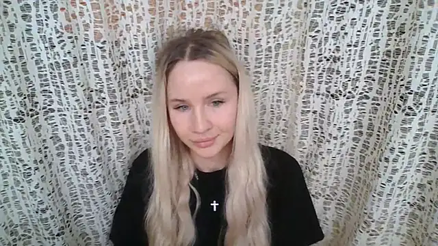 Rapunzel0011 online show from November 6, 5:46 am