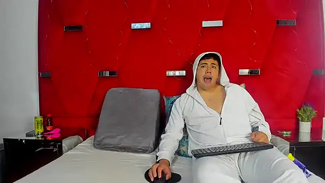 Emmaanddarling online show from December 21, 4:33 pm