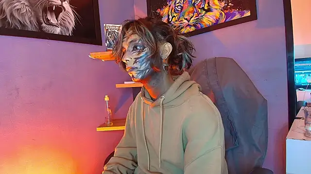 luxiel  online show from February 4, 11:52 pm