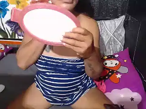 tsbrownmorena69 online show from May 24, 7:13 pm