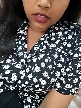 Sexy Divya   online show from May 9, 7:21 am