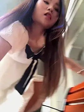 luna-sisi online show from May 22, 8:45 am