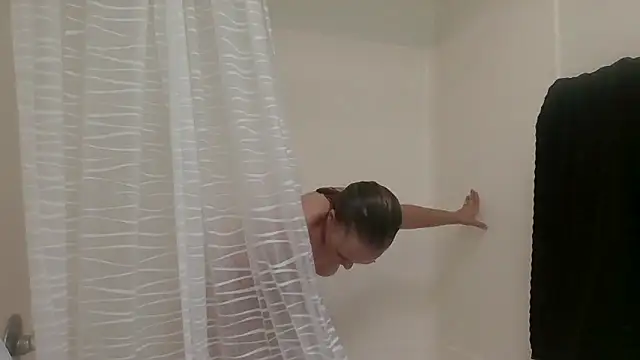 nikkibae33 online show from March 5, 6:37 pm