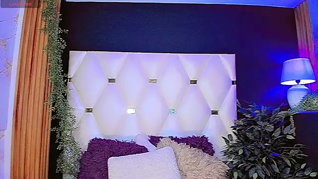 AnnaRouseQueen online show from May 8, 8:10 pm