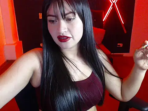 sara jones 19 online show from November 7, 8:25 pm