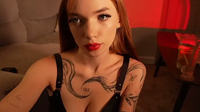 LinaaVelle online show from May 9, 4:14 am