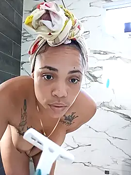 23Quenn online show from November 26, 8:21 pm