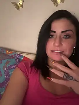 ValayaNoire online show from November 12, 4:05 pm