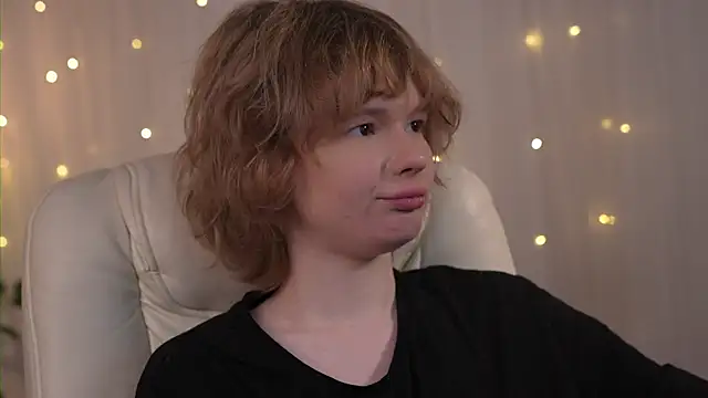 miccka   online show from November 13, 4:06 pm