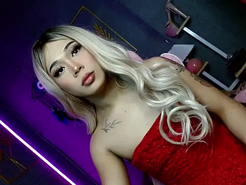 slutty lauraxxx online show from February 15, 5:43 am