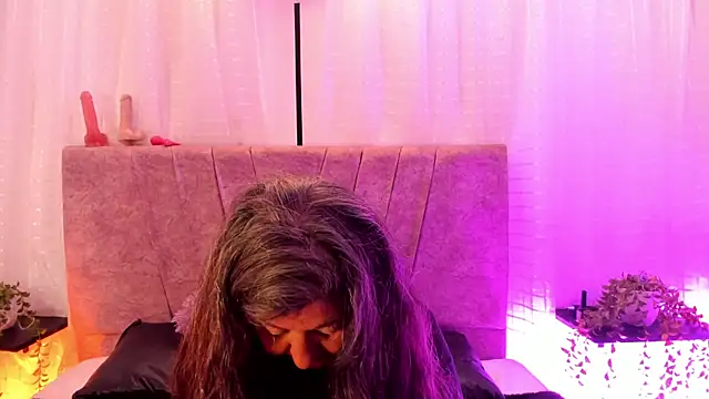 Victoriaa Anderson online show from May 26, 7:57 pm