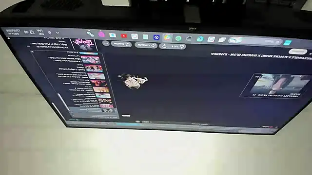 ninaasm online show from May 12, 1:07 pm