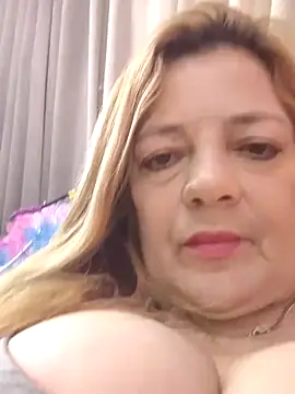 karlaanqui1 online show from May 22, 12:47 pm