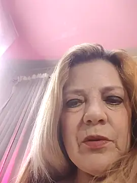 karlaanqui1 online show from May 21, 12:25 pm