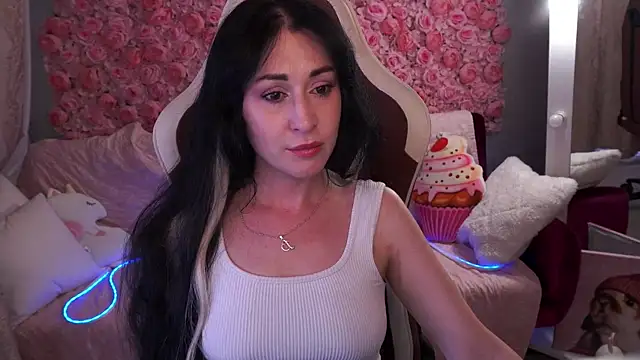 CarolinaaFoxyyy online show from May 22, 6:39 pm
