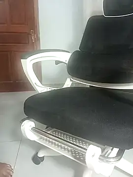 Em-mupmup online show from February 26, 9:08 am