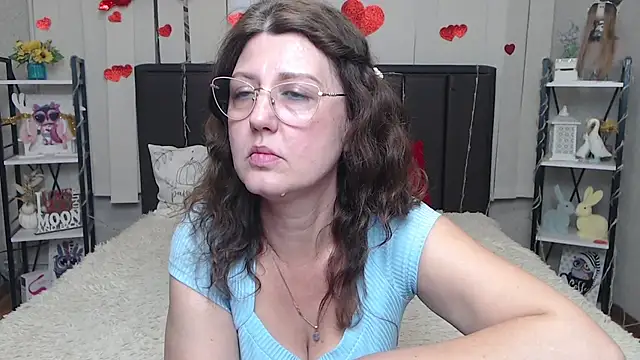 RoseHille online show from May 26, 5:01 pm