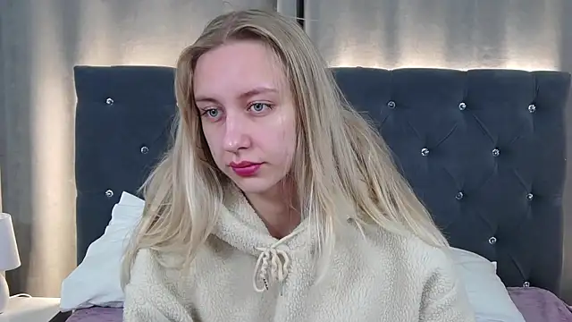 RachaelCute online show from May 12, 4:10 am