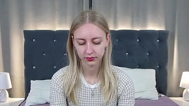 RachaelCute online show from May 7, 4:06 am