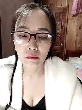 Feeling-hot online show from November 18, 8:15 am