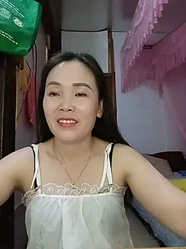 Feeling-hot online show from May 22, 2:04 pm