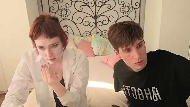 Danny loves Mary online show from April 3, 2:09 am