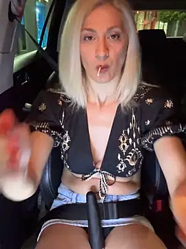 HOTLadyluna online show from May 8, 8:43 pm