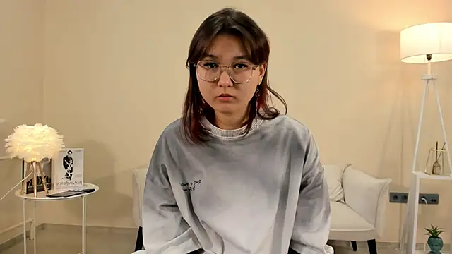 MoonKanan online show from November 18, 8:04 am