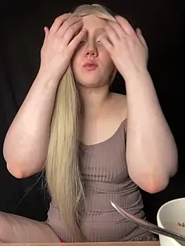 Scarlett Shadow online show from November 26, 8:43 pm