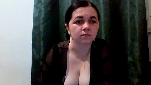 Vitalina282128 online show from May 1, 9:40 pm