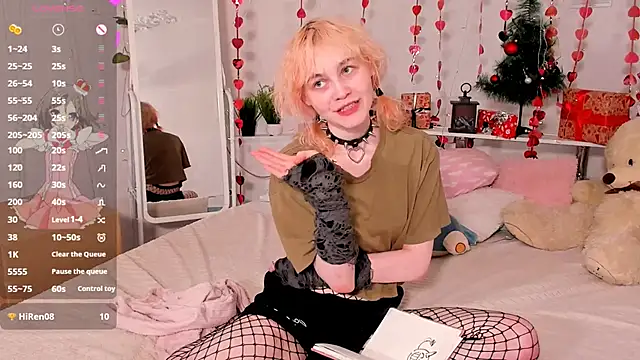 Awawrin online show from December 13, 8:26 pm