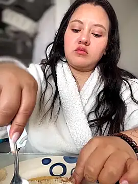 Just danna online show from February 6, 1:36 pm