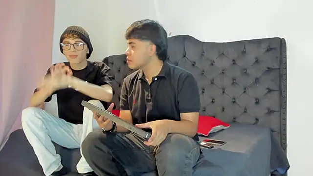 3guy3 online show from November 17, 7:14 pm