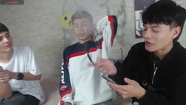 axel milo kairo and noa online show from November 25, 12:35 am