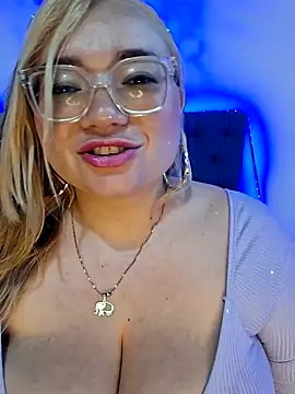 Amber bunnyx01 online show from April 10, 1:11 am