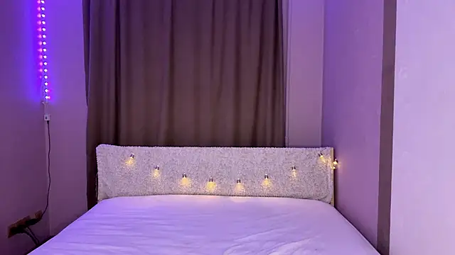 EmilySkyline online show from January 11, 2:22 pm