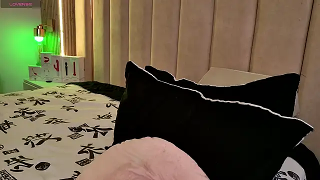 Iamnyxy online show from May 9, 1:24 pm