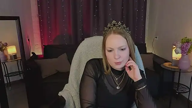 Elizabeth Walson online show from November 18, 12:39 pm