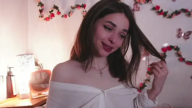 yoyogirlx online show from April 24, 1:47 pm