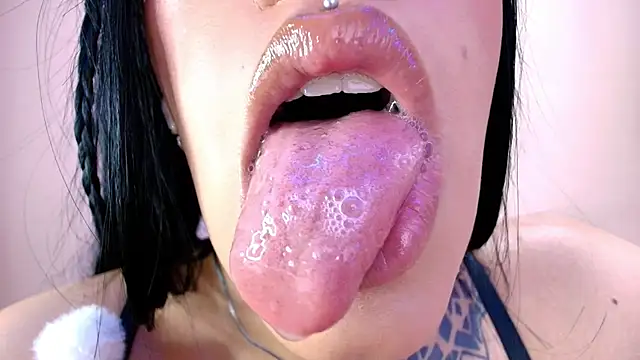 catte jensen online show from May 13, 5:24 am