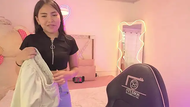 ISABELA TAY online show from January 7, 6:00 pm