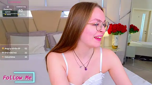 MadisonSmitt online show from March 21, 8:19 am