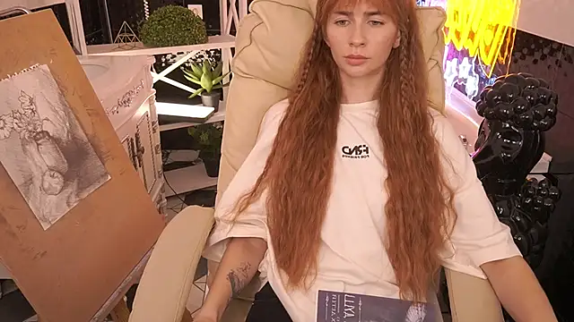 Nicol Moonn online show from April 3, 10:08 pm