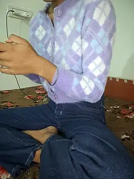 Vanshika sharma12 online show from December 18, 3:50 pm