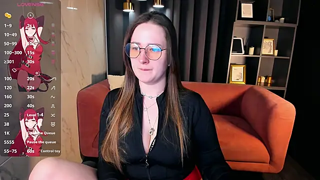 EmmaBloomm online show from April 10, 10:16 pm