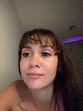 carolsapequinha online show from April 26, 3:15 am