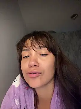 carolsapequinha online show from May 17, 1:32 pm