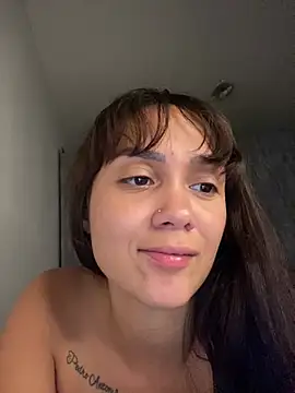 carolsapequinha online show from May 5, 4:26 am